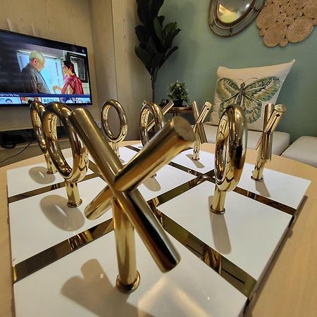 מנילה Muggle Stay Guest House - Bonifacio Global City Taguig מראה חיצוני תמונה