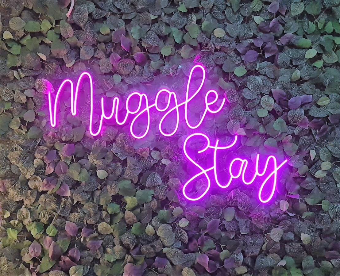 מנילה Muggle Stay Guest House - Bonifacio Global City Taguig מראה חיצוני תמונה