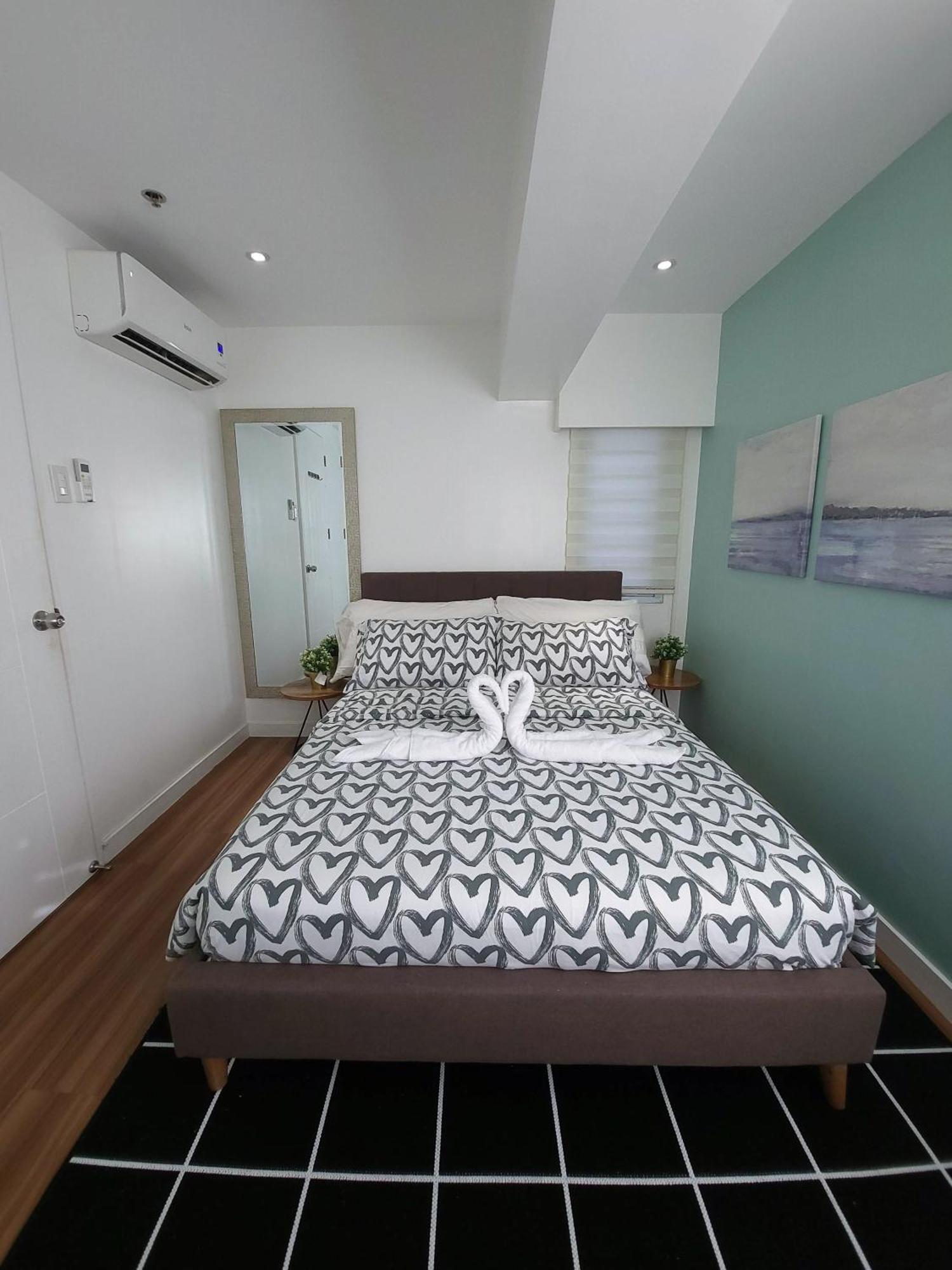 מנילה Muggle Stay Guest House - Bonifacio Global City Taguig מראה חיצוני תמונה